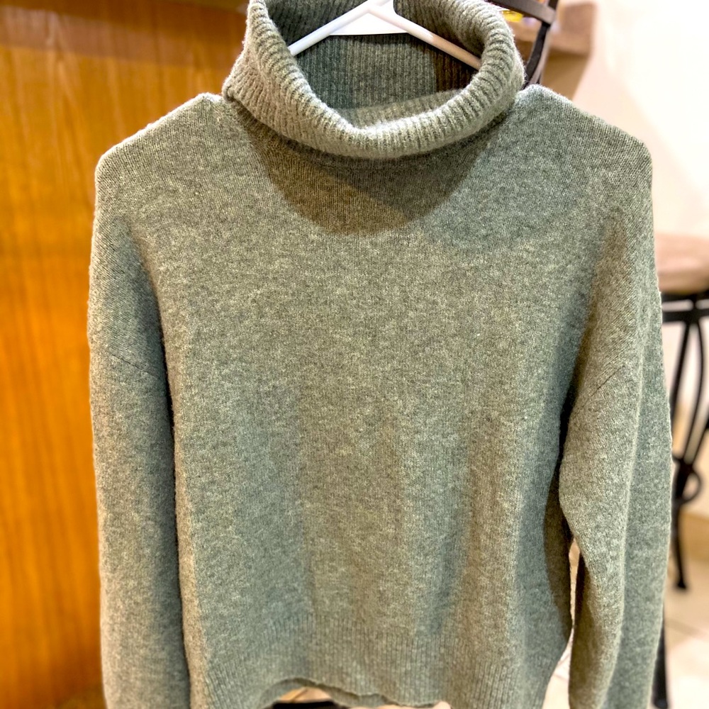 H&M Knitted Sweater